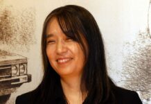 한강 작가, 한국 최초 노벨문학상 수상 쾌거 한국인 최초로 노벨 문학상을 수상한 한강 작가가 17일 서울 강남구 아이파크타워에서 열린 제18회 포니정 혁신상 시상식에 참석하고 있다. 사진공동취재단